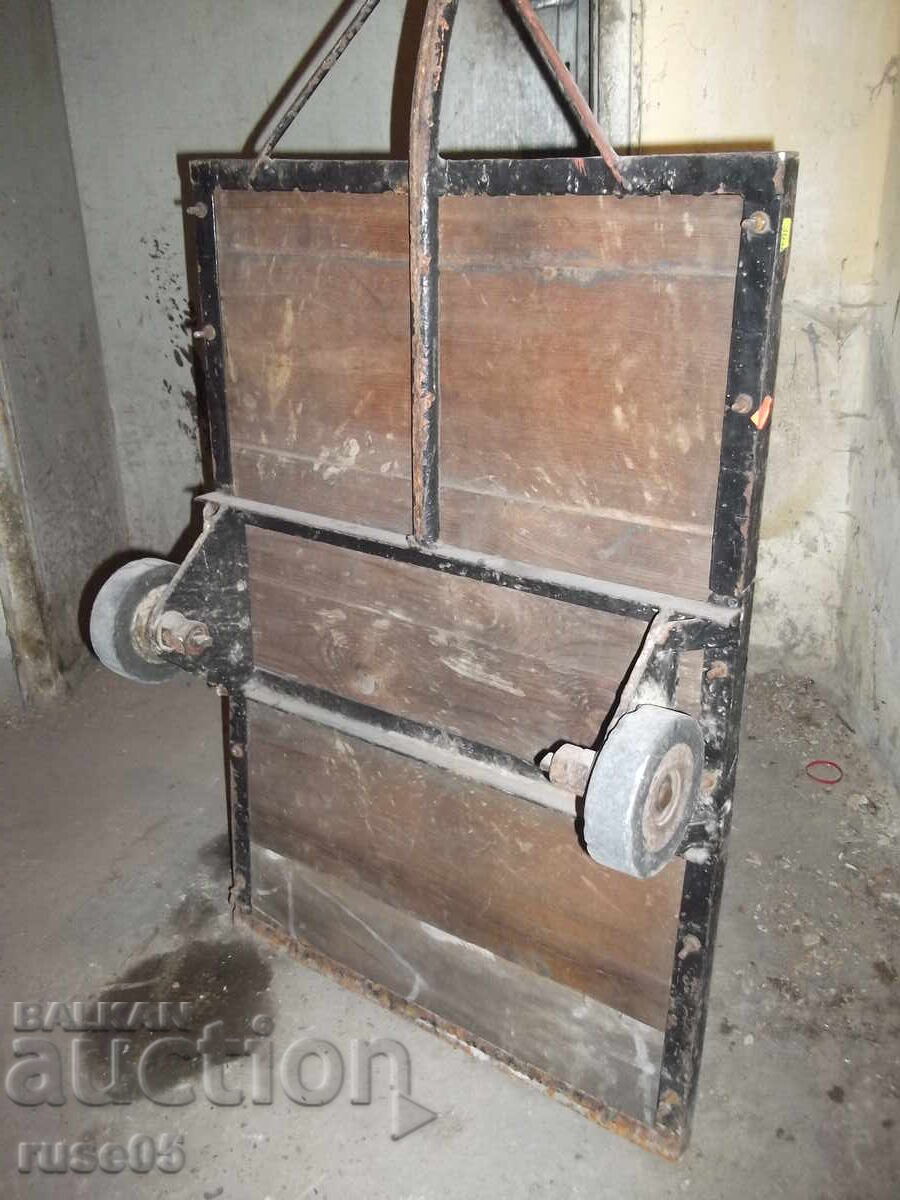 Auction  Hand cart