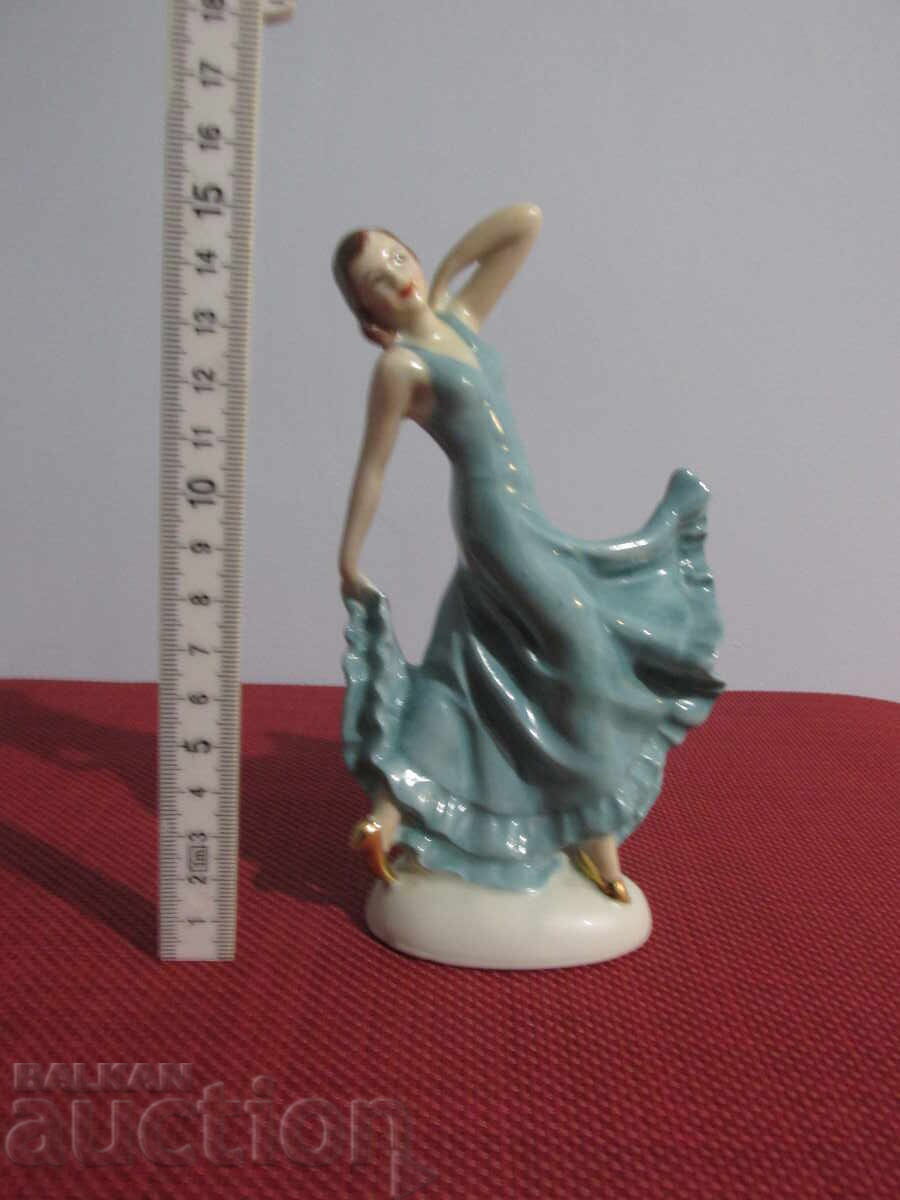 Auction Porcelain figurine Auction Porcelain figurine