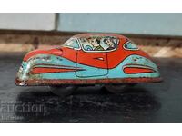 O jucărie veche de tablă