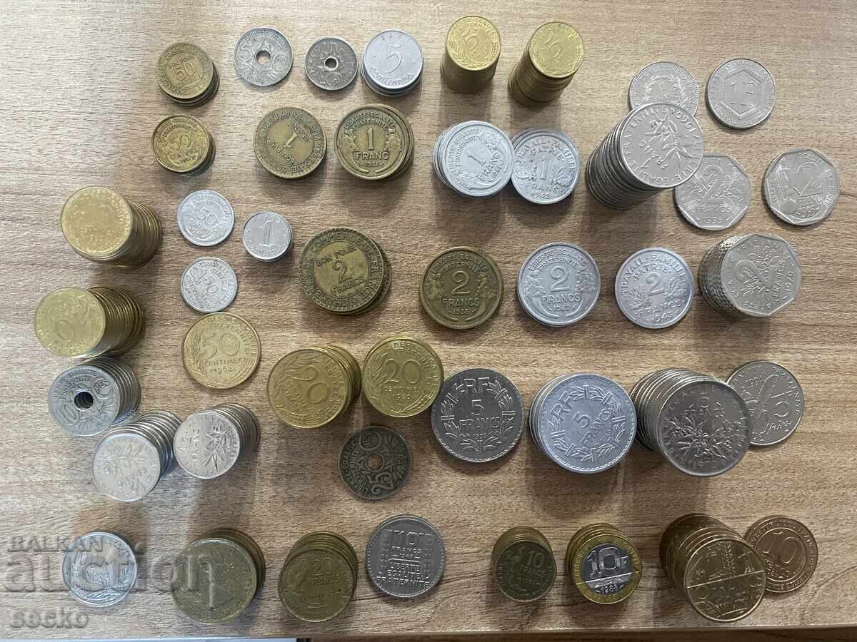 300 different coins - France