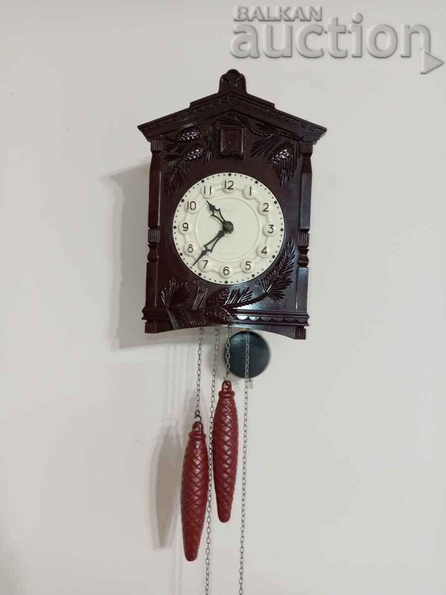 Beacon wall clock with cuckoo cuckoo 70s with price 141.00 BGN | € 72.09 Beacon wall clock with cuckoo cuckoo 70s with price 141.00 BGN | € 72.09