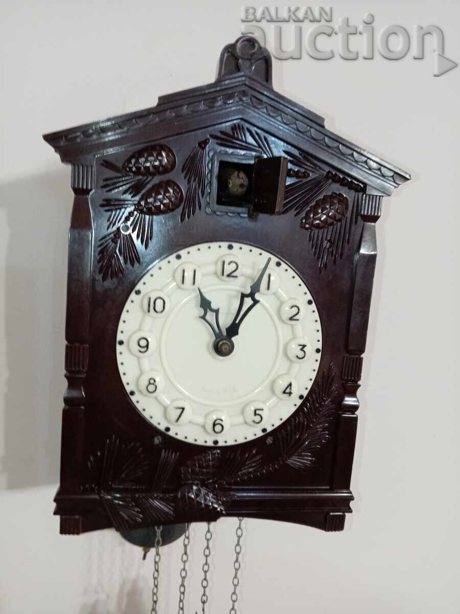 Delivery of Beacon wall clock with cuckoo cuckoo 70s Delivery of Beacon wall clock with cuckoo cuckoo 70s