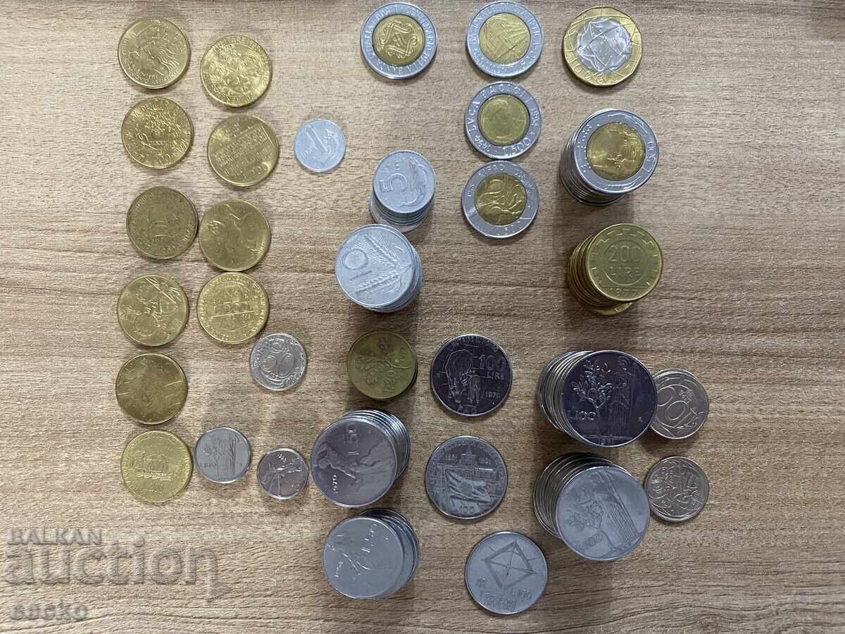 153 different coins - Italy