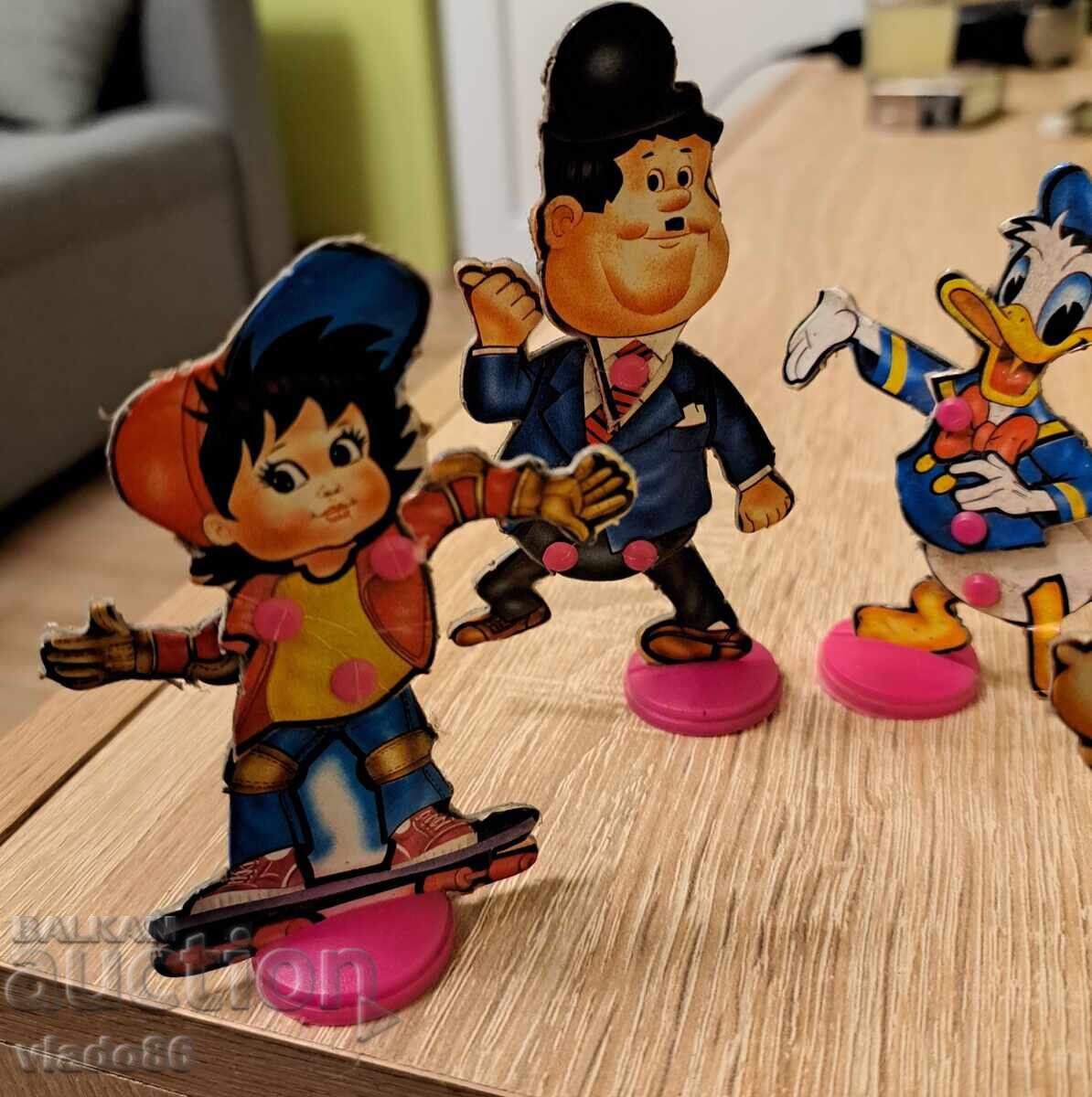 Delivery of Old children's figurines Mascot from the 90s