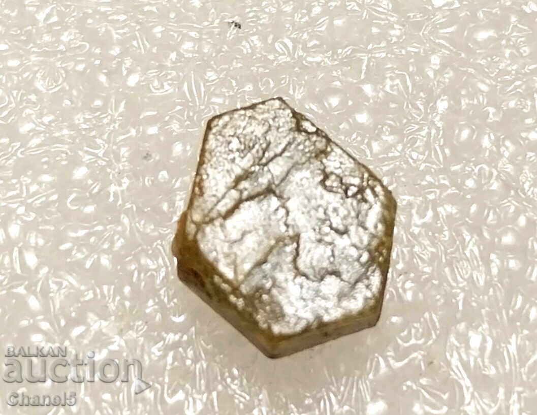 Auction NATURAL RAW GREEN SAPPHIRE OCTAGON - 5.75 ct (114) Auction NATURAL RAW GREEN SAPPHIRE OCTAGON - 5.75 ct (114)