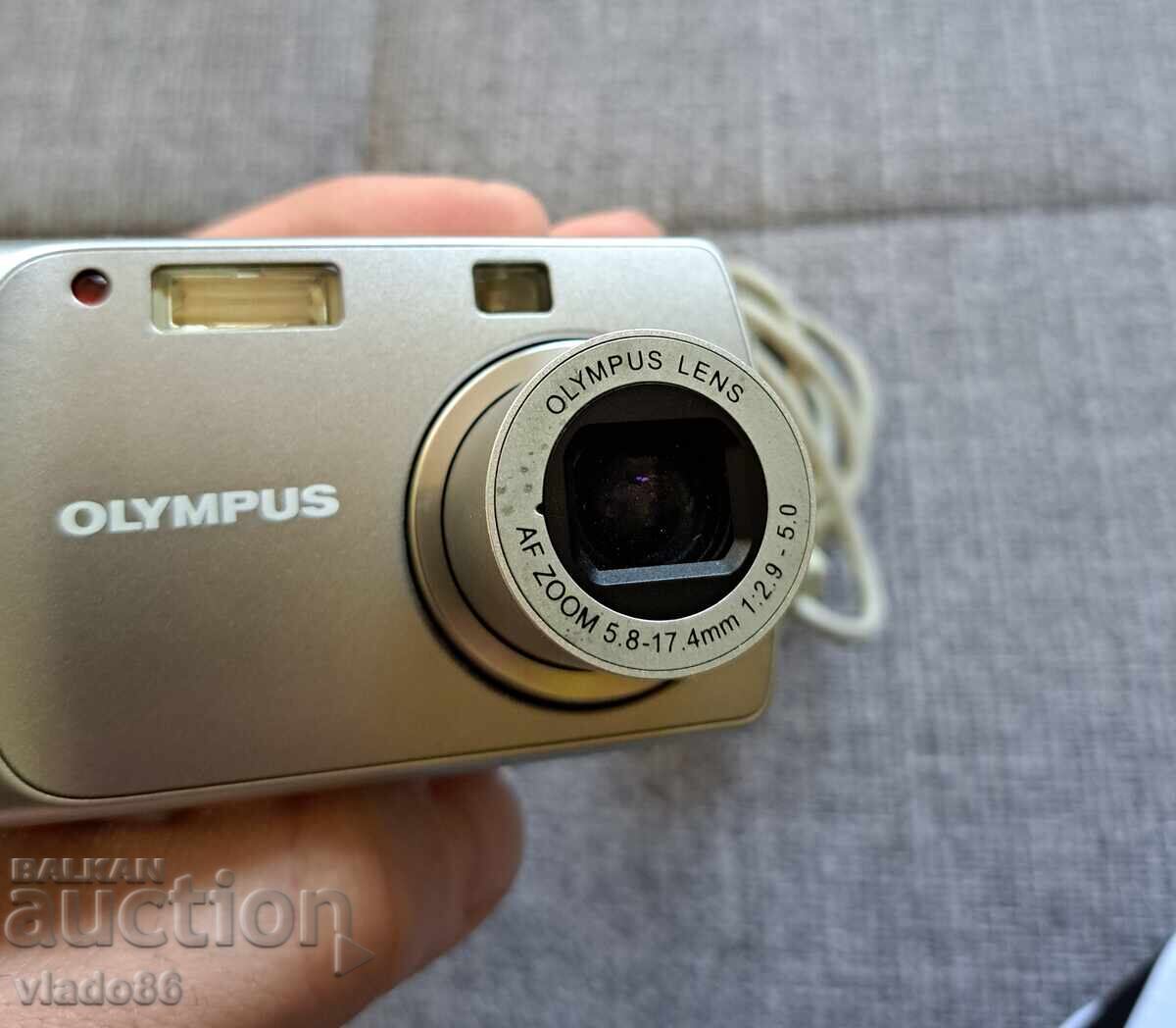 Old Olympus camera - 5