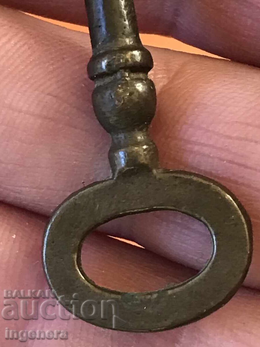 Auction ANTIQUE KEY FROM GRANDMOTHER AND GRANDFATHER'S CHESTS CUT PADLOCK Auction ANTIQUE KEY FROM GRANDMOTHER AND GRANDFATHER'S CHESTS CUT PADLOCK