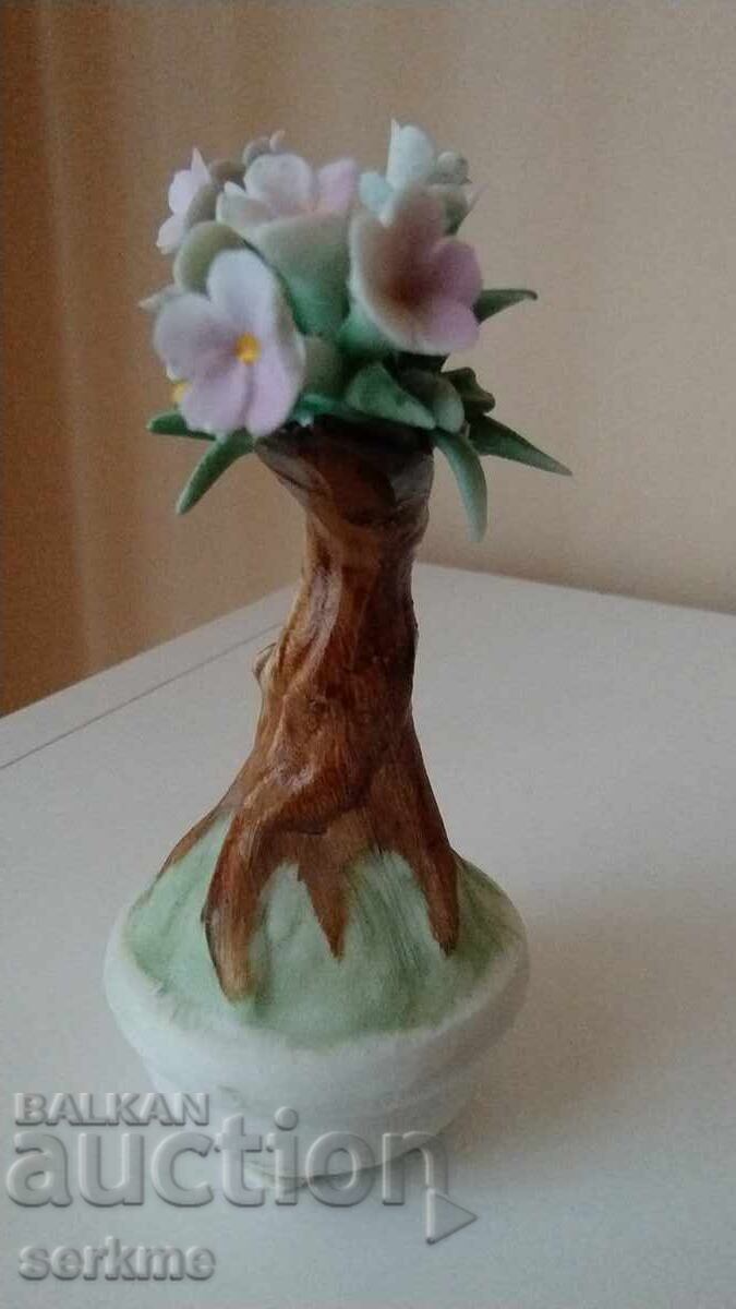 Delivery of Porcelain figure