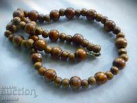 Aromatic sandalwood necklace