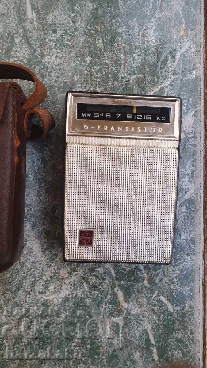 Small Japanese Transistor Radio T-53 JAPAN