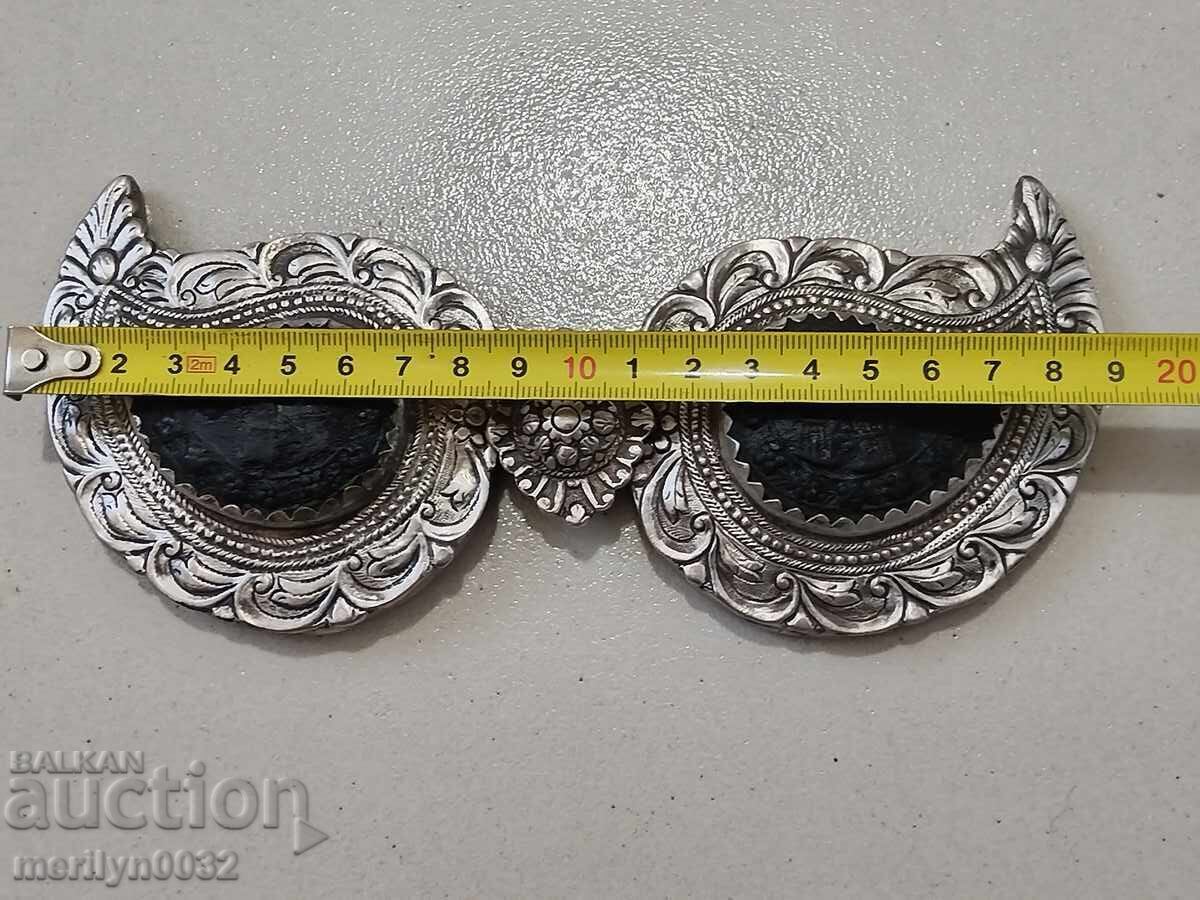 Възрожденски сребърни пафти с плочки от рог сребро пафта с цена € 365.35 | 714.56 лв.
