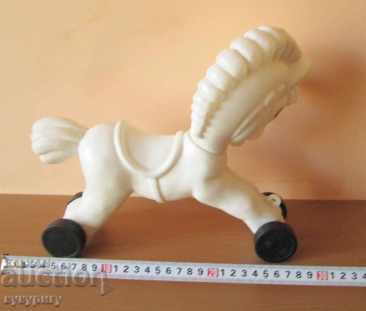 Delivery of Old Soc children's toy pull-along horse on wheels Delivery of Old Soc children's toy pull-along horse on wheels