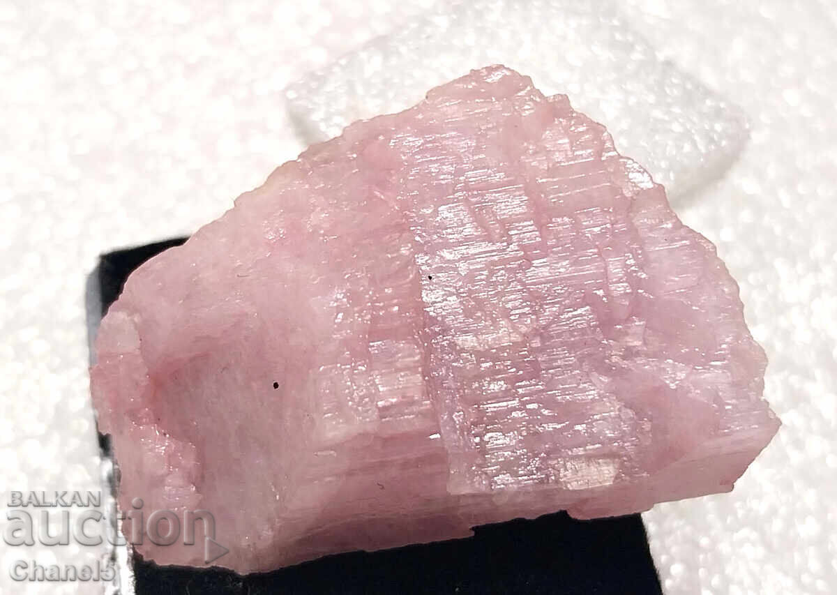 NATURAL RAW KUNZITE - 54.05 ct (184) with price 33.00 BGN | € 16.87 NATURAL RAW KUNZITE - 54.05 ct (184) with price 33.00 BGN | € 16.87