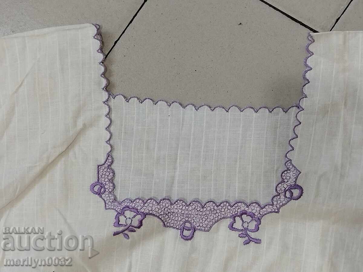 Women's nightgown 60s NRB costume sukman with price 79.00 BGN | € 40.39 Women's nightgown 60s NRB costume sukman with price 79.00 BGN | € 40.39