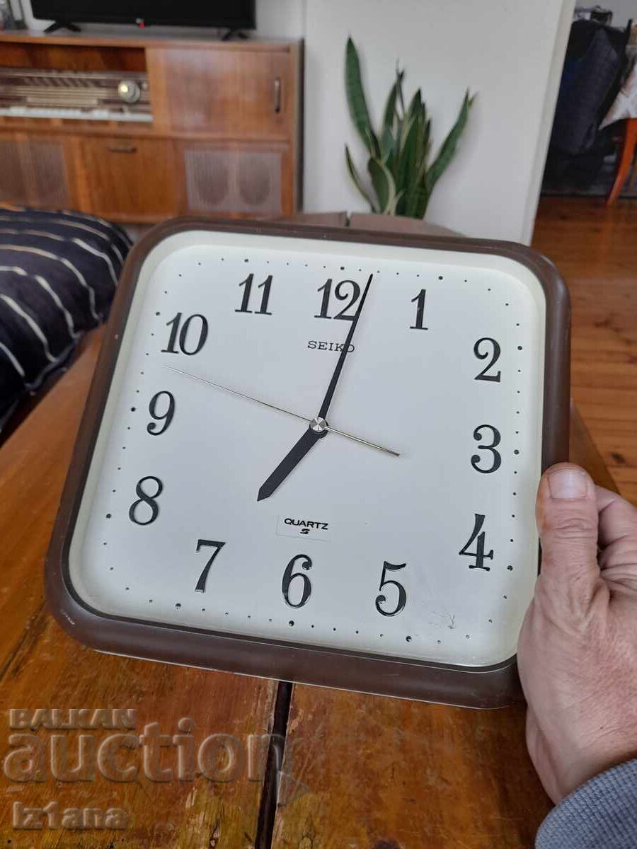 Auction Old Seiko Quartz wall clock Auction Old Seiko Quartz wall clock