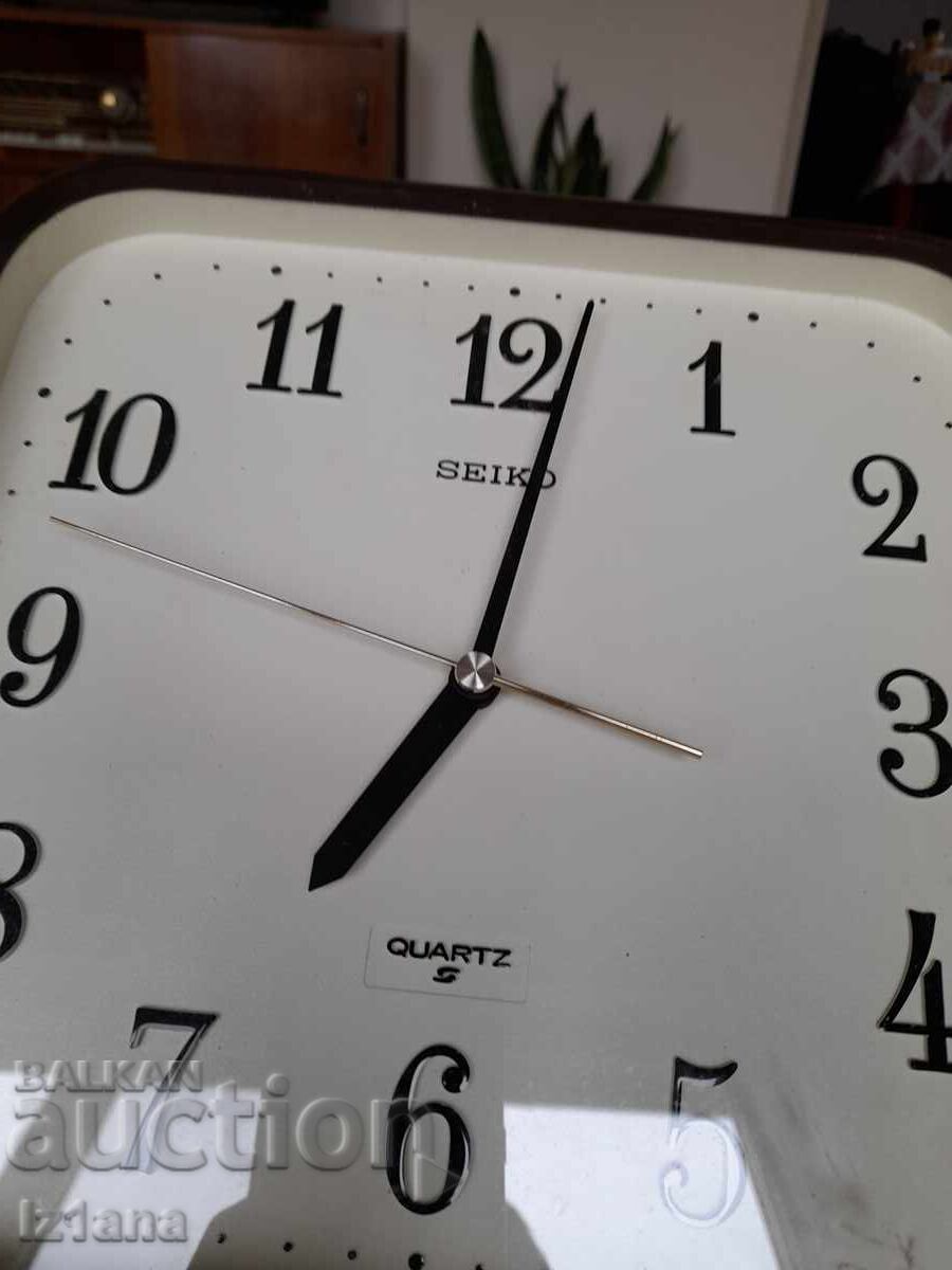Delivery of Old Seiko Quartz wall clock Delivery of Old Seiko Quartz wall clock
