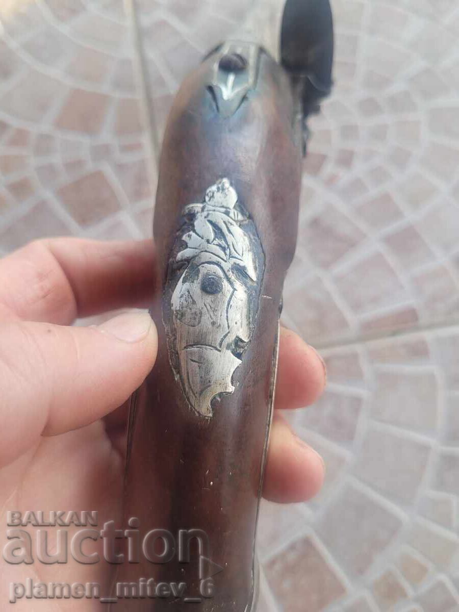 Licitație pistol, pishtov, silex, euzalia
