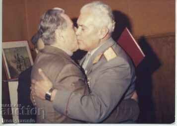 Kisses between socialist generals - 7 Kisses between socialist generals - 7