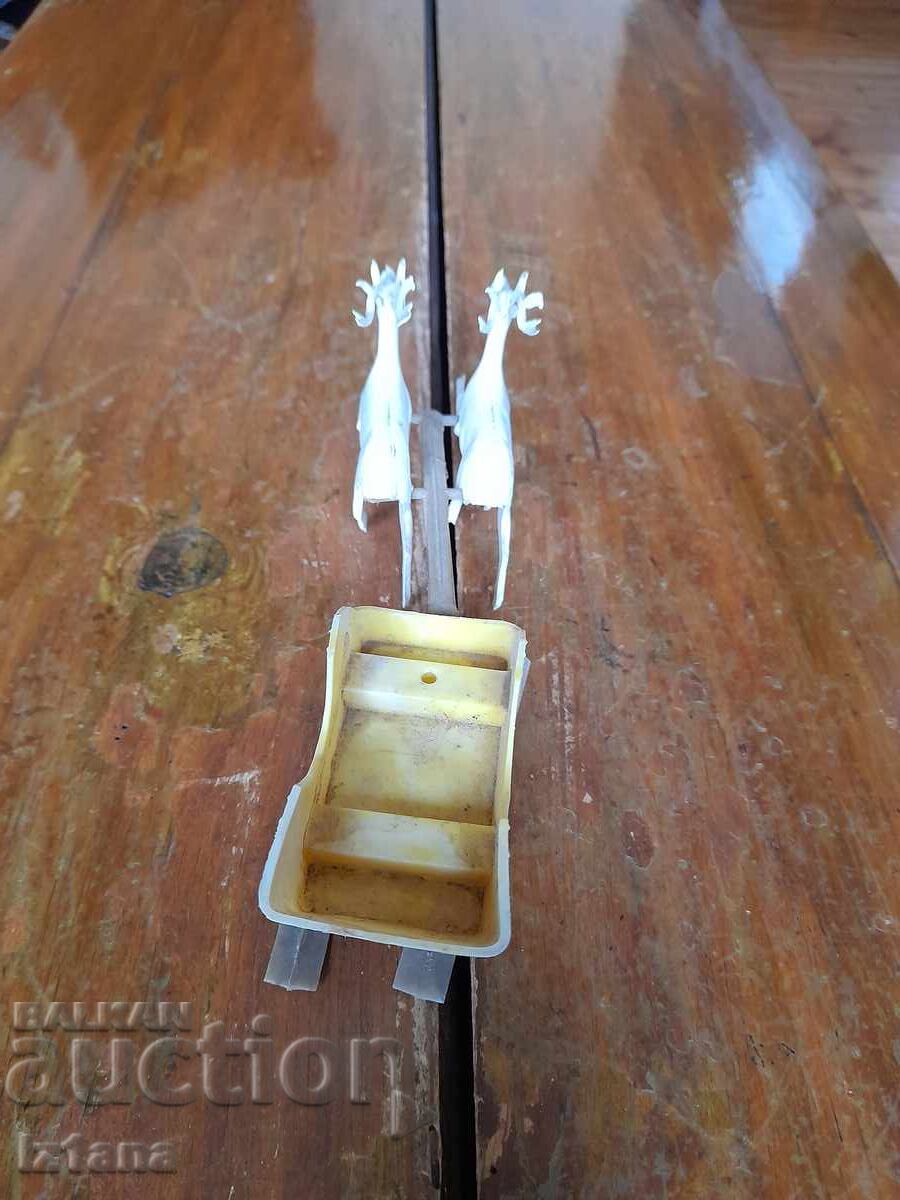 Old reindeer and Santa Claus's sleigh - 5 Old reindeer and Santa Claus's sleigh - 5