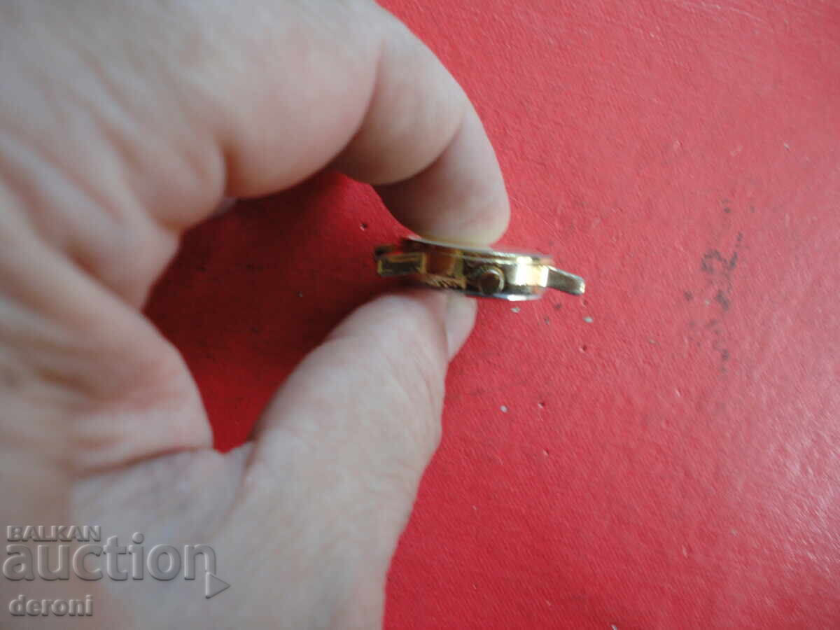 Delivery of Gold-plated ladies' watch Regent 8 Delivery of Gold-plated ladies' watch Regent 8