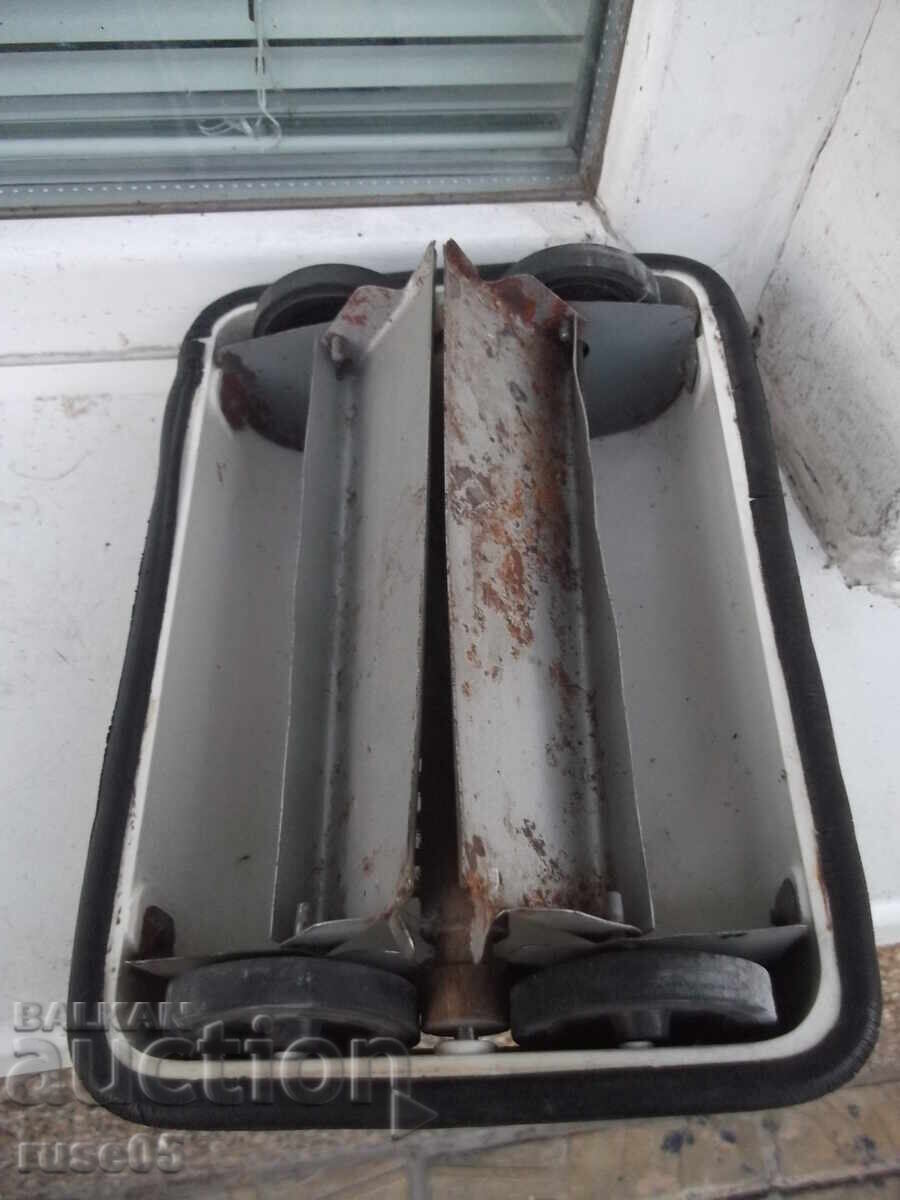 "Record" manual floor cleaner, working from the stove - 6 "Record" manual floor cleaner, working from the stove - 6