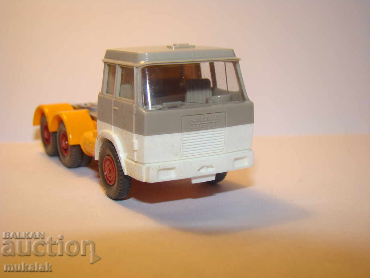 WIKING H0 1/87 HANOMAG MODEL HENSCHEL CARRUCIU TIR cu preț 10.00 BGN | € 5.11 WIKING H0 1/87 HANOMAG MODEL HENSCHEL CARRUCIU TIR cu preț 10.00 BGN | € 5.11