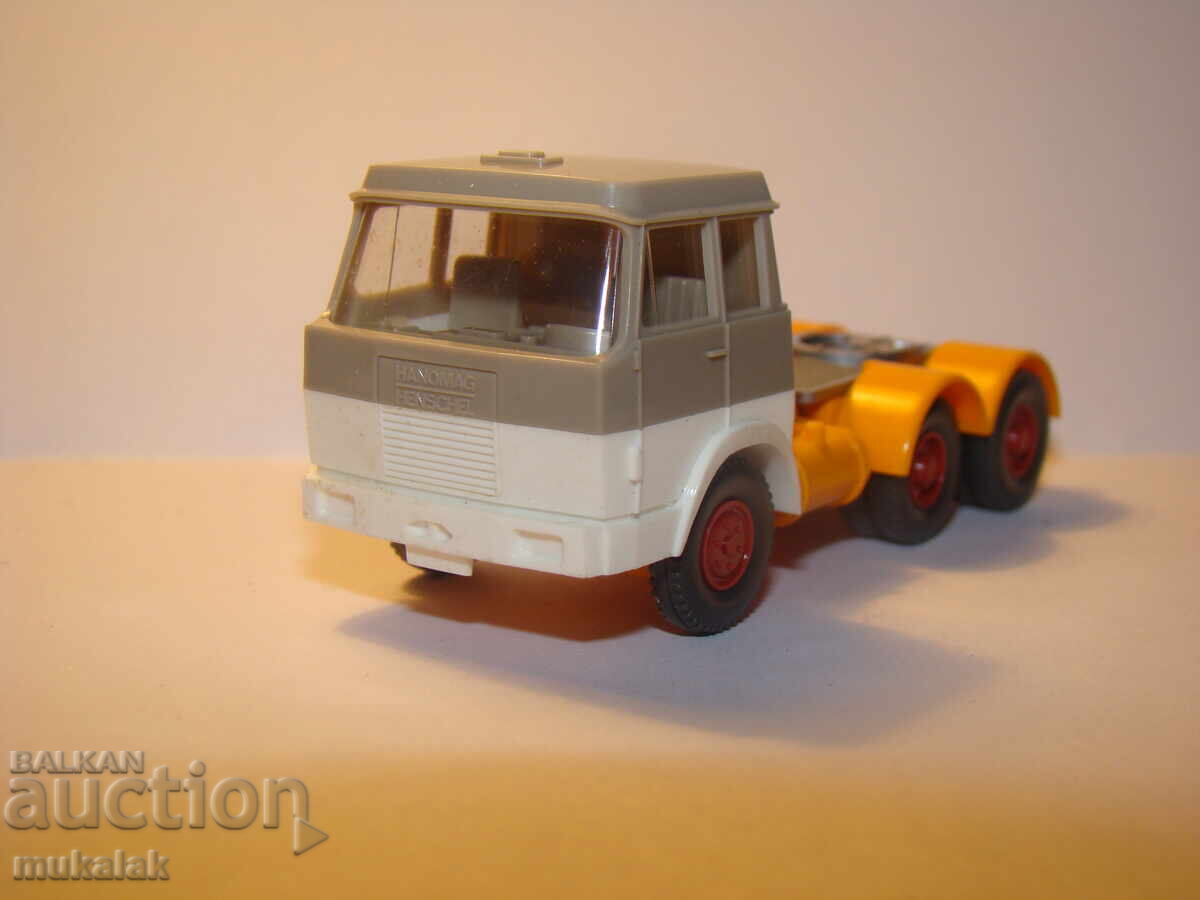 Licitație WIKING H0 1/87 HANOMAG MODEL HENSCHEL CARRUCIU TIR Licitație WIKING H0 1/87 HANOMAG MODEL HENSCHEL CARRUCIU TIR