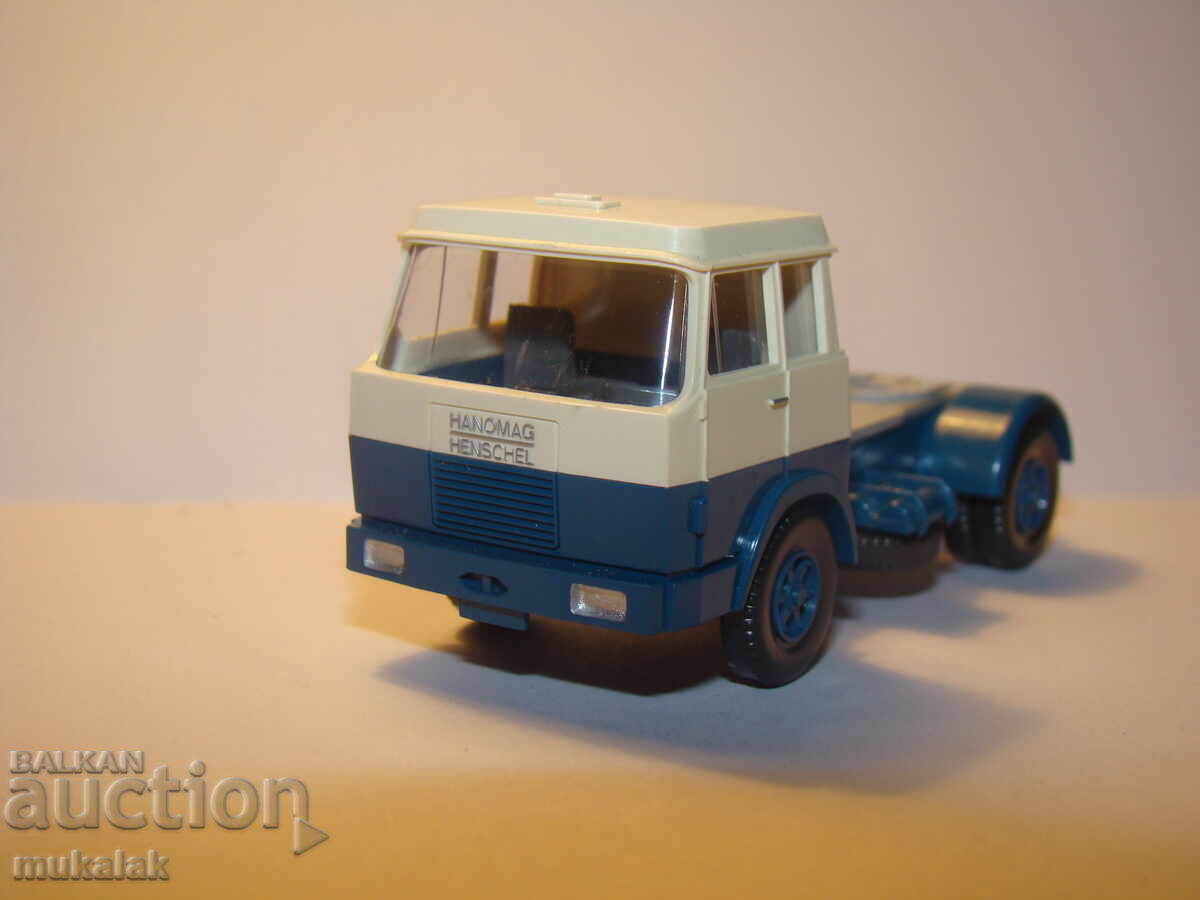 WIKING H0 1/87 HANOMAG MODEL HENSCHEL CARRUCIU TIR cu preț 10.00 BGN | € 5.11 WIKING H0 1/87 HANOMAG MODEL HENSCHEL CARRUCIU TIR cu preț 10.00 BGN | € 5.11