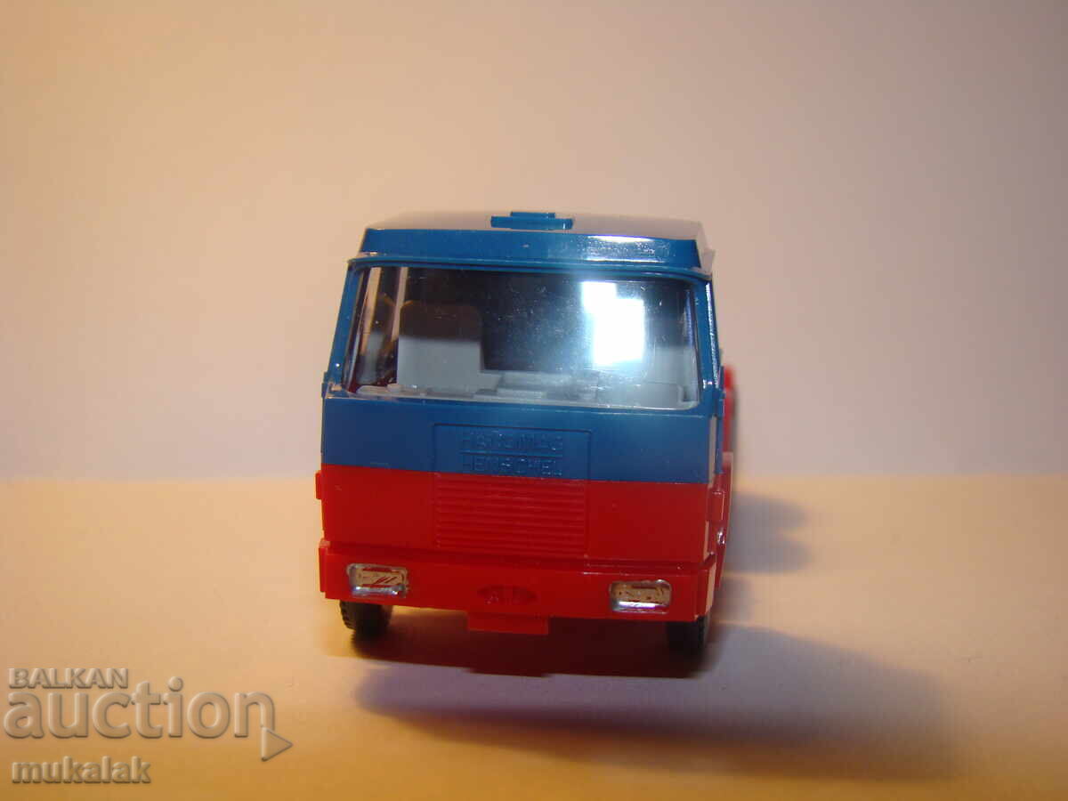 WIKING H0 1/87 HANOMAG MODEL HENSCHEL CARRUCIU TIR cu preț 10.00 BGN | € 5.11 WIKING H0 1/87 HANOMAG MODEL HENSCHEL CARRUCIU TIR cu preț 10.00 BGN | € 5.11
