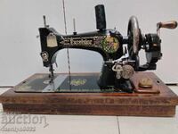 Old manual sewing machine "Excelsior", working