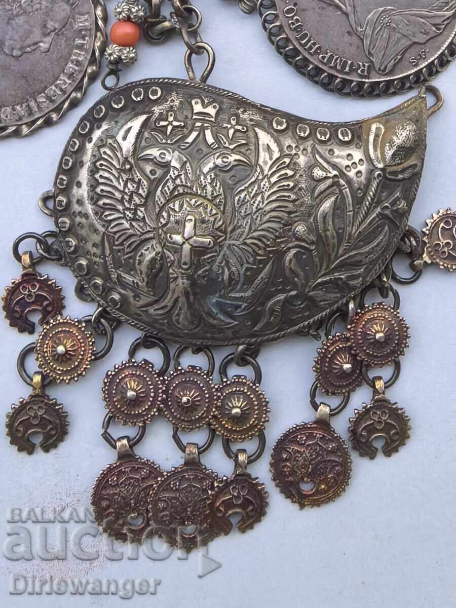 Renaissance silver jewelry. 182 gr. with price 990.00 BGN | € 506.18 Renaissance silver jewelry. 182 gr. with price 990.00 BGN | € 506.18