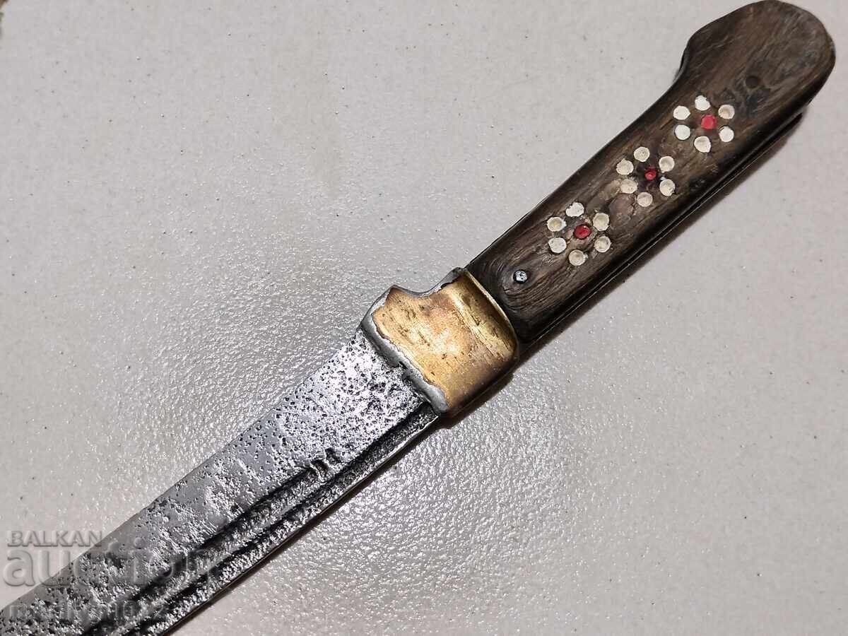 Hand-forged shepherd's knife, carved buffalo horn, karakulak with price 329.00 BGN | € 168.22