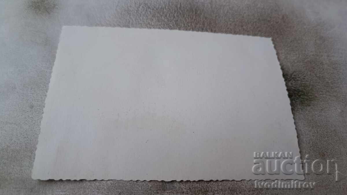 Снимка Трима войници с цена 2.35 лв. | € 1.20 Снимка Трима войници с цена 2.35 лв. | € 1.20