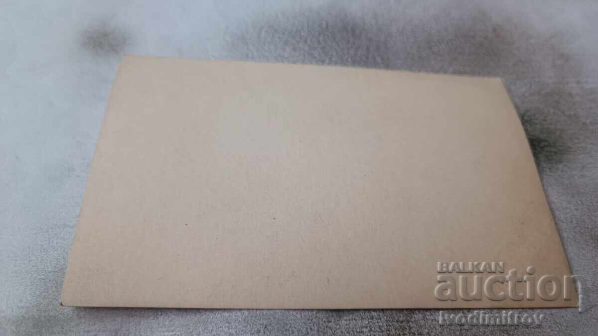 Снимка Млад мъж с цена 1.85 лв. | € 0.95 Снимка Млад мъж с цена 1.85 лв. | € 0.95