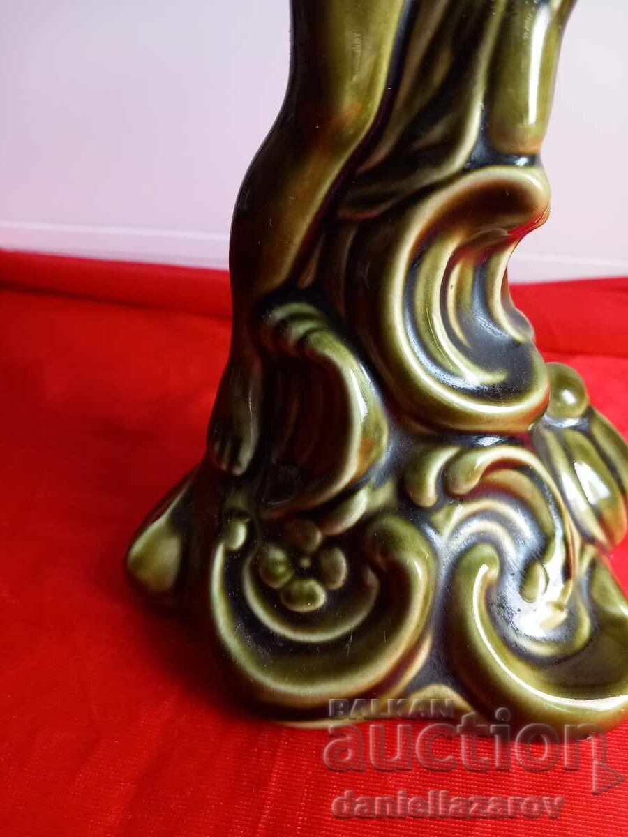 Delivery of Old English Porcelain Figurine "Lady with Basket" Delivery of Old English Porcelain Figurine "Lady with Basket"