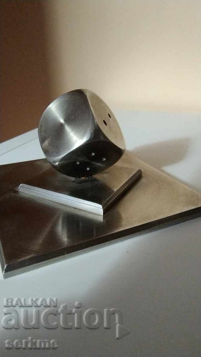 Auction Metal figure Auction Metal figure