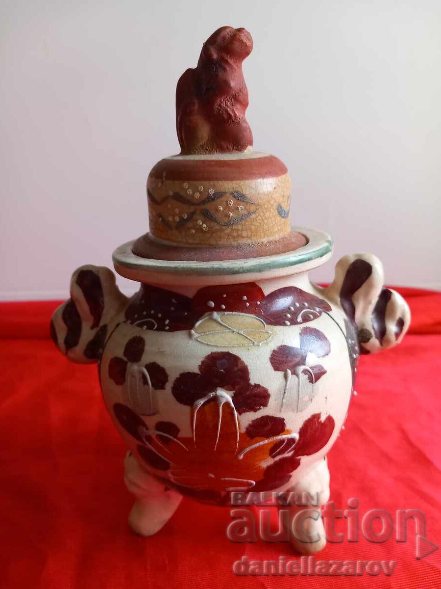 Delivery of Old Japanese Ceramic Pot with Lid, Hand Painted! Delivery of Old Japanese Ceramic Pot with Lid, Hand Painted!