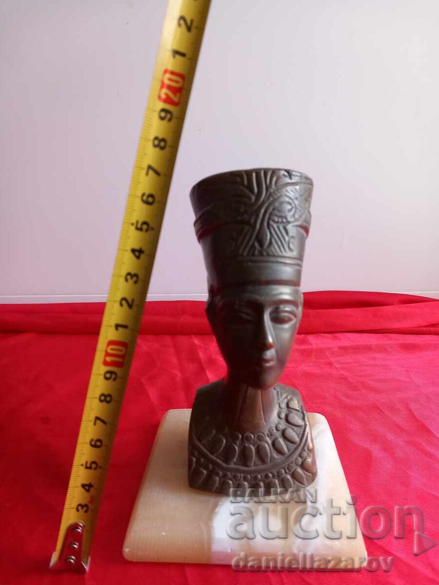 Ancient Egyptian Massive Bronze Statuette NEFERTITI - 6 Ancient Egyptian Massive Bronze Statuette NEFERTITI - 6
