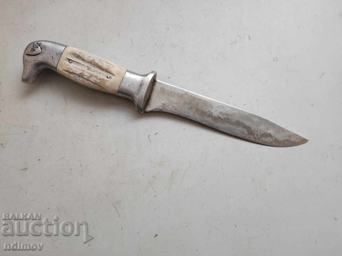 Delivery of Hunting knife from Soca dog head Horn Delivery of Hunting knife from Soca dog head Horn