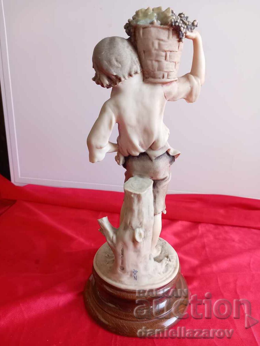 Аукцион Giuseppe Armani, Capodimоnte Италианска Статуетка ,Фигура Аукцион Giuseppe Armani, Capodimоnte Италианска Статуетка ,Фигура