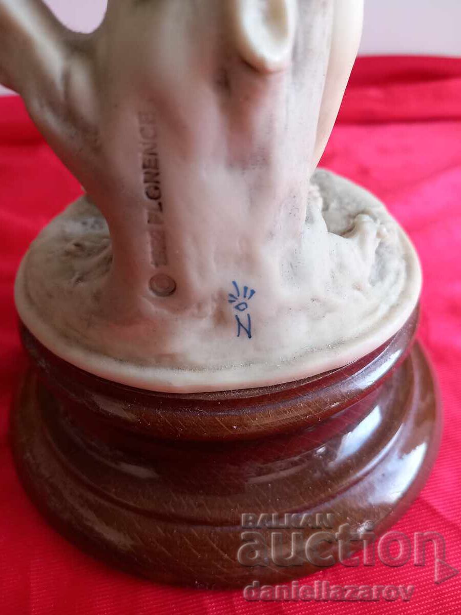 Giuseppe Armani, Capodimоnte Италианска Статуетка ,Фигура - 5 Giuseppe Armani, Capodimоnte Италианска Статуетка ,Фигура - 5