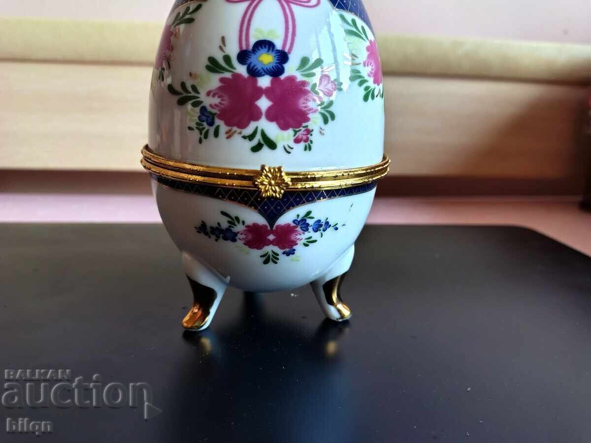 Δημοπρασία Πορσελάνινο Αυγό-Κοσμηματοκιβώτιο-Λιμόζ