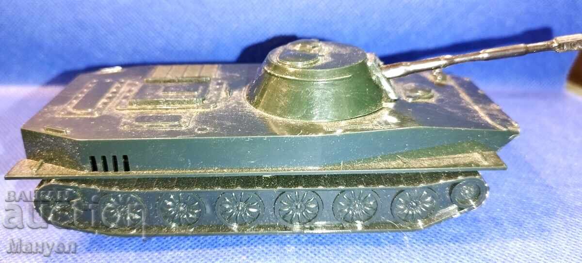 Delivery of An old model of an infantry vehicle PT 76. Delivery of An old model of an infantry vehicle PT 76.