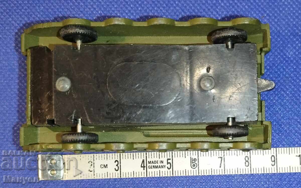 Παράδοση Παλιό μοντέλο, Ρωσία, τρακτέρ.