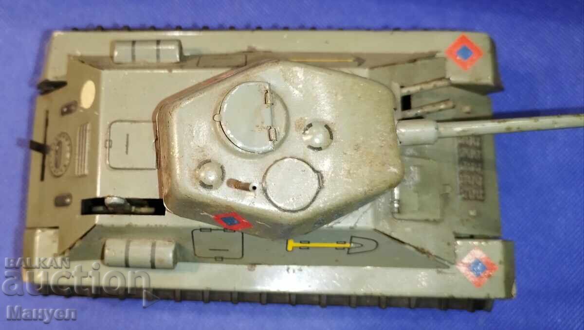 Delivery of Old model, toy tank RS 51, GDR. Delivery of Old model, toy tank RS 51, GDR.