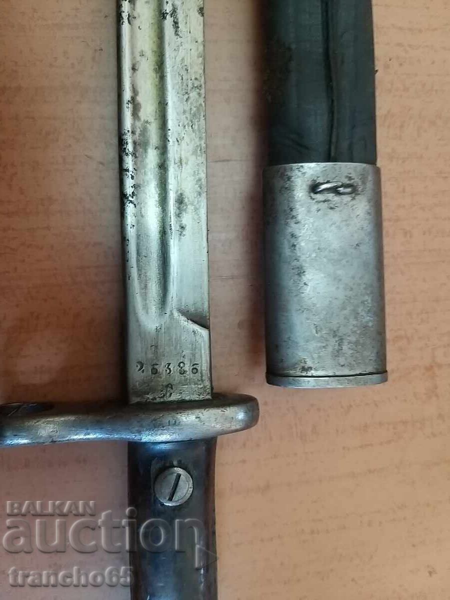 Auction Spanish bayonet for "Mauser" M1913 with scabbard. Auction Spanish bayonet for "Mauser" M1913 with scabbard.