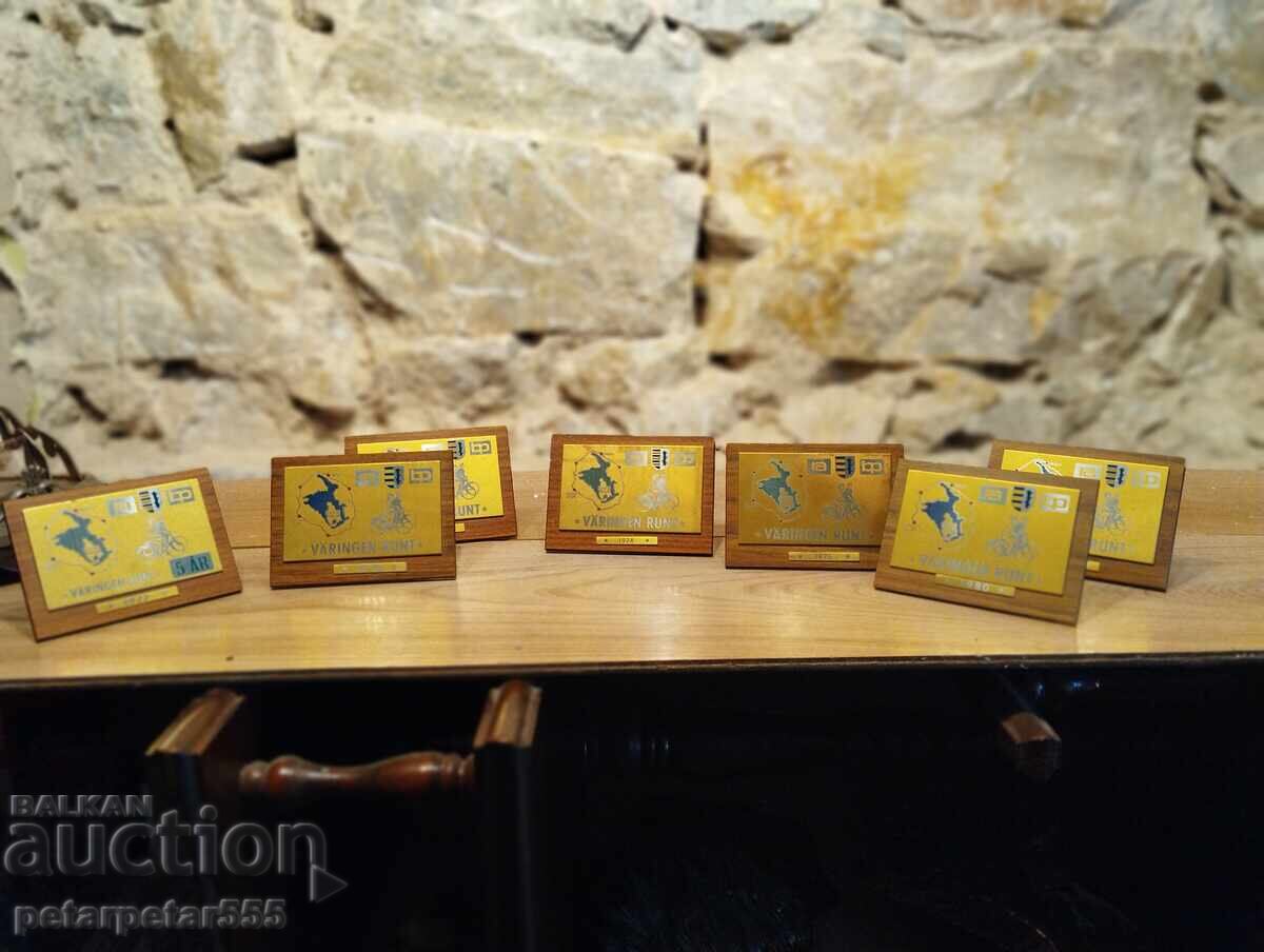 Anniversary plaques