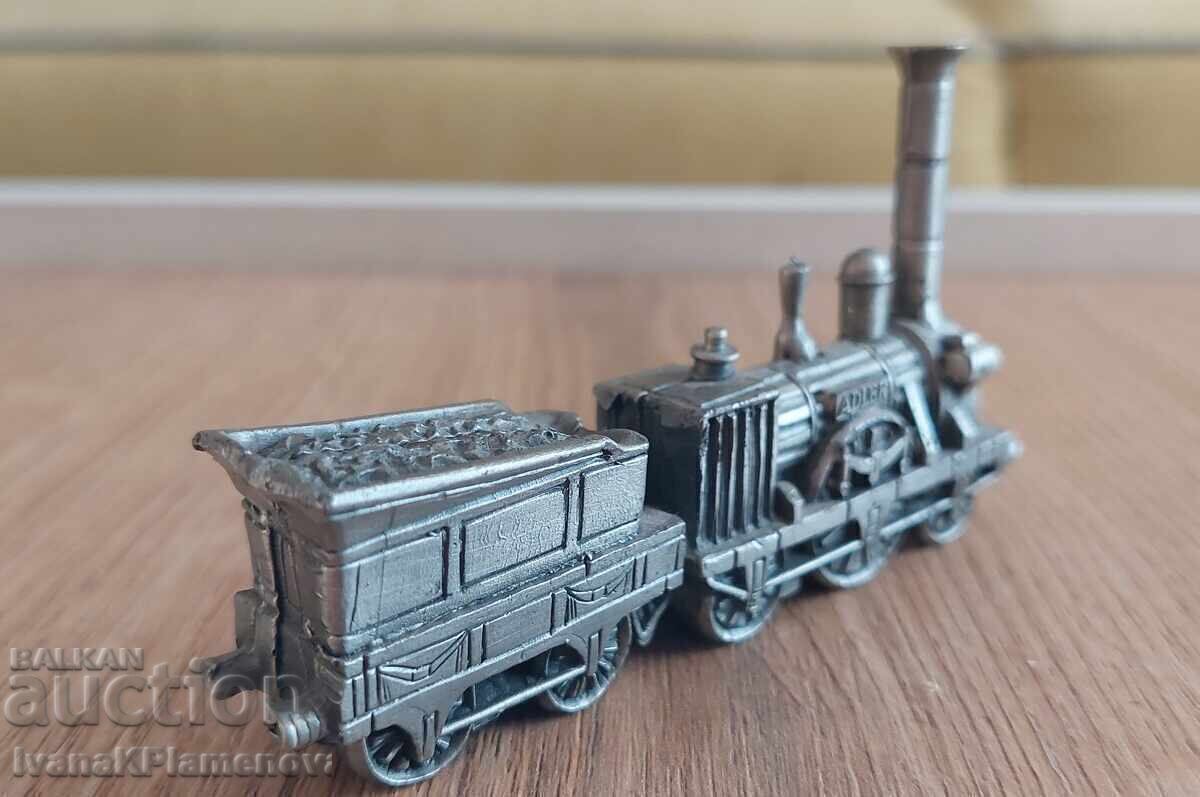 Licitație Figurină din metal pentru colecționari