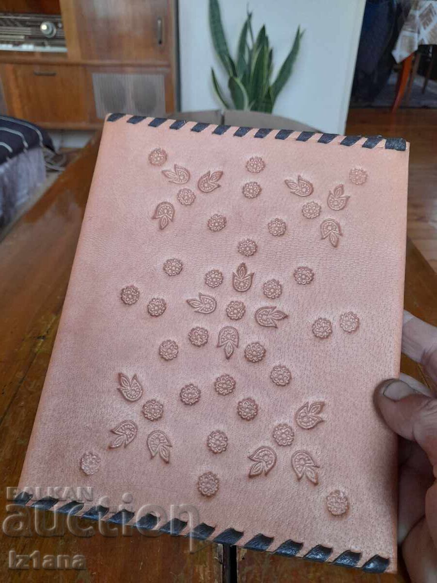 Delivery of Old leather folder Delivery of Old leather folder