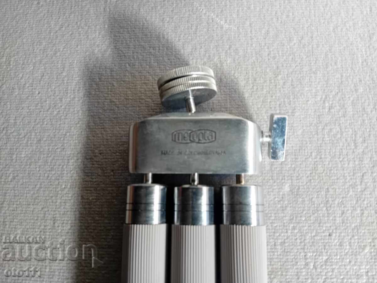 Delivery of TRIPOD FOR CAMERA